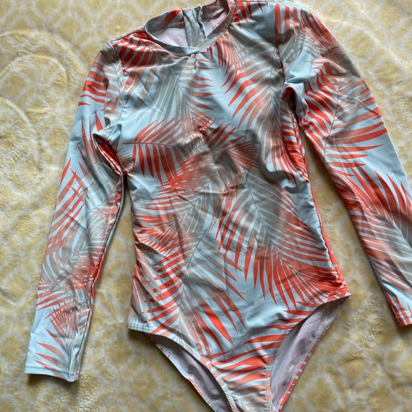 Swim wear - Picture 2 of 4